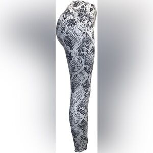 Victorias Secret Pink Sport Buttery Soft High Waist 7/8 Ankle Legging Snake Sz L